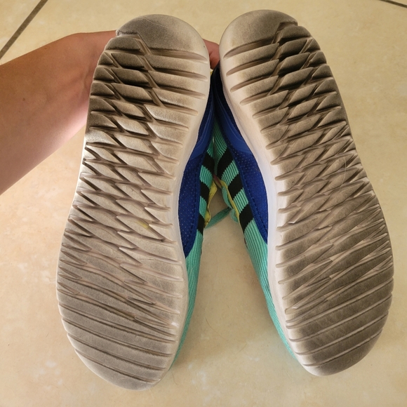 Neon Adidas - Picture 9 of 9